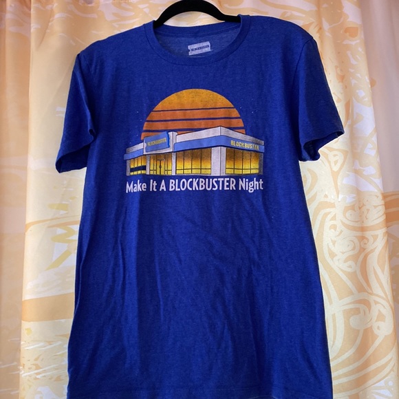 BLOCKBUSTER SHORT SLEEVE TEE SHIRT MENS SIZE SMALL NOSTALGIC GRAPHIC 👕 unisex - Picture 2 of 3